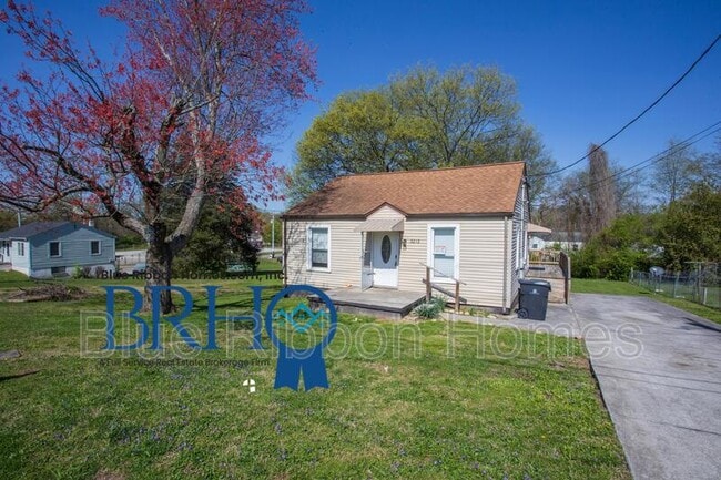 Building Photo - 3213 Shields Ave