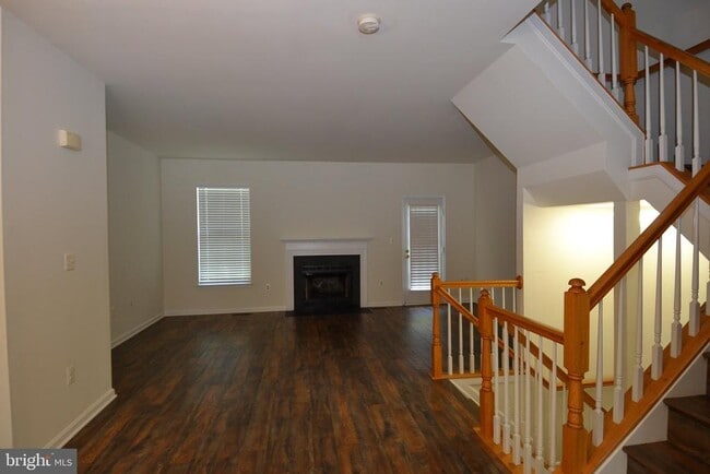 Building Photo - 6340 Demme Pl