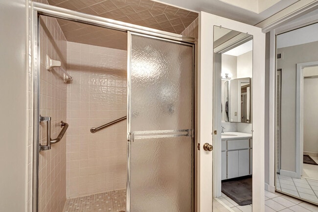 Building Photo - 618 Brackenwood Cove