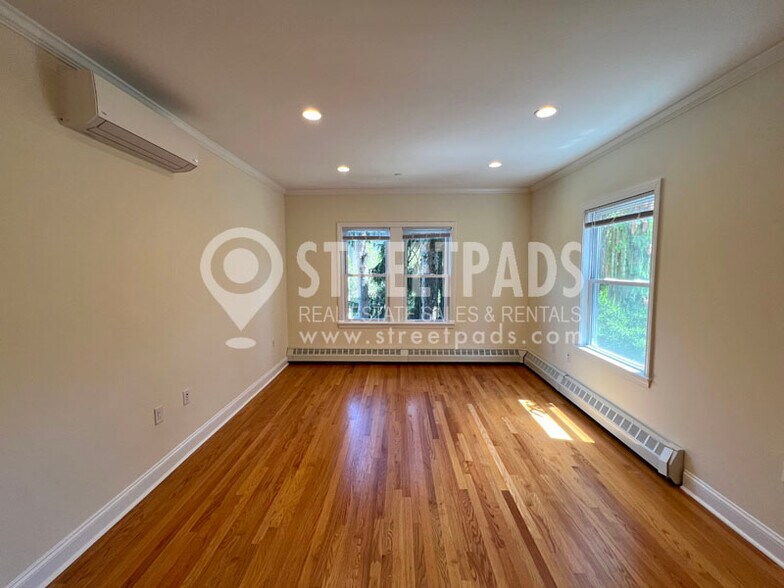 Building Photo - 1 Langdon Sq