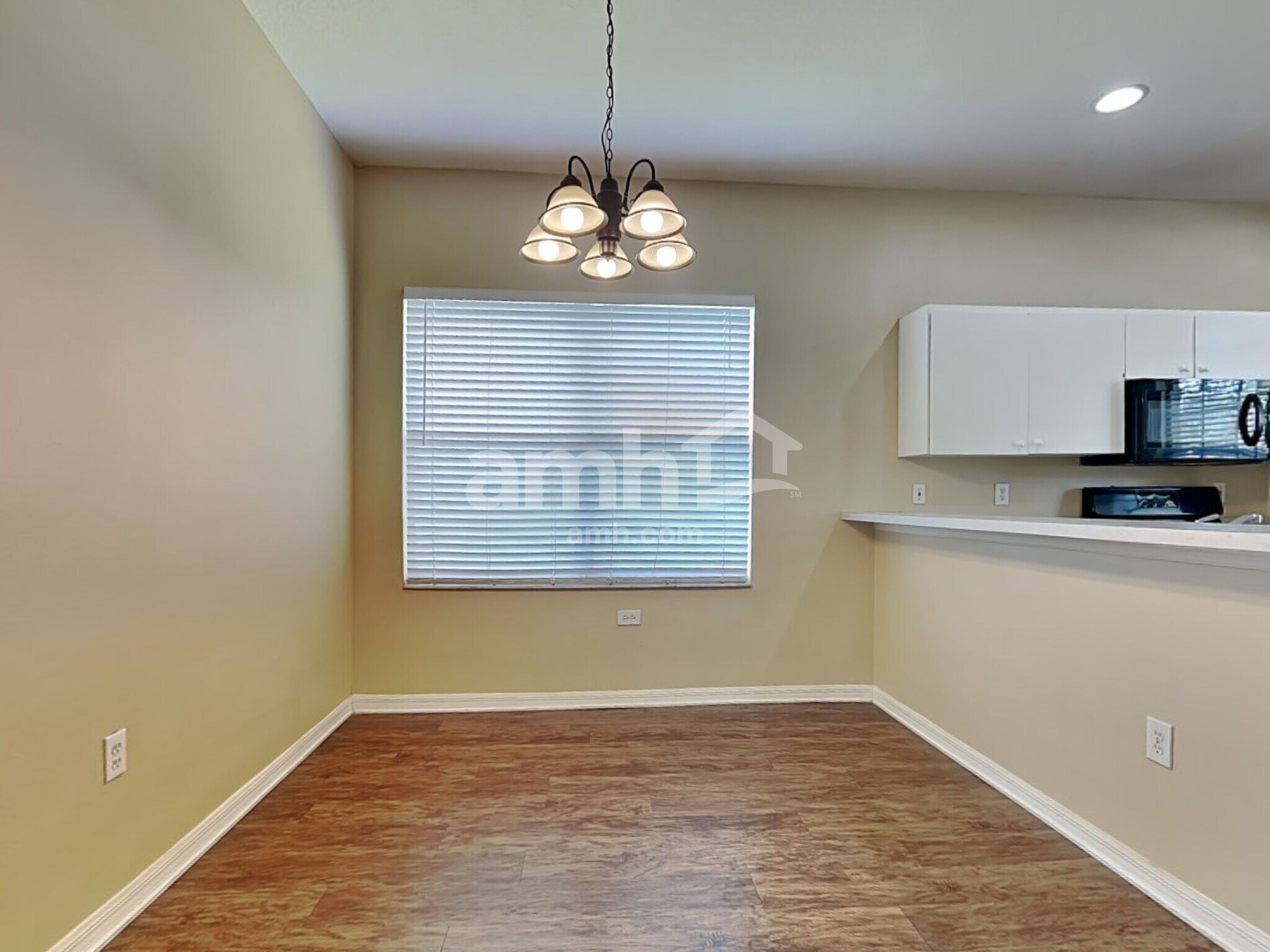 Building Photo - 7044 Monarch Park Dr