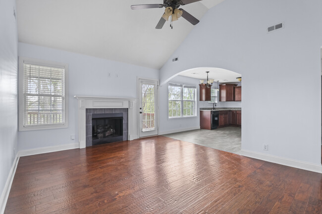 Building Photo - 2588 Hattington Dr