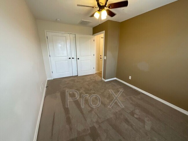 Building Photo - 408 Carson Way