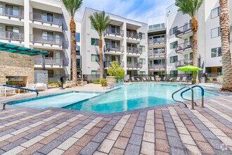 Building Photo - Art on Highland