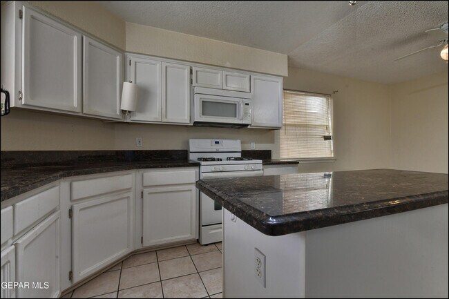 Building Photo - 11109 Loma Grande Dr