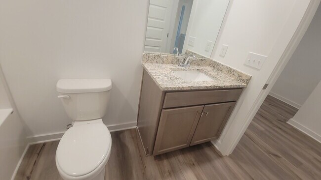 Building Photo - 7589 Discovery Pt Dr NW