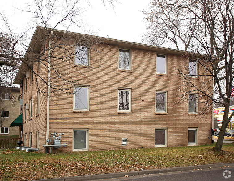 Primary Photo - Minnehaha Apartments