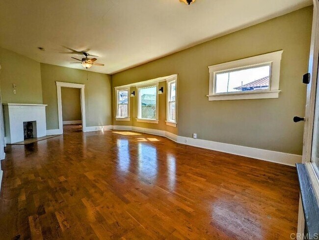 Building Photo - 515 24th St