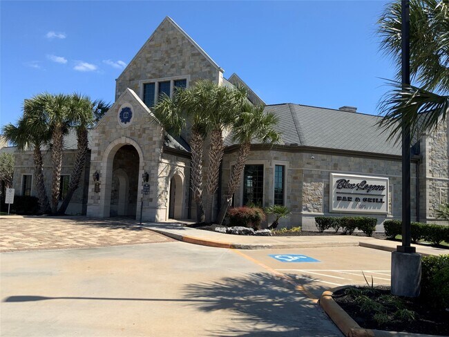 Building Photo - 12806 Crombie Dr