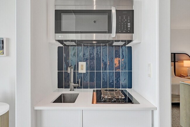 Building Photo - 4401 Collins Ave