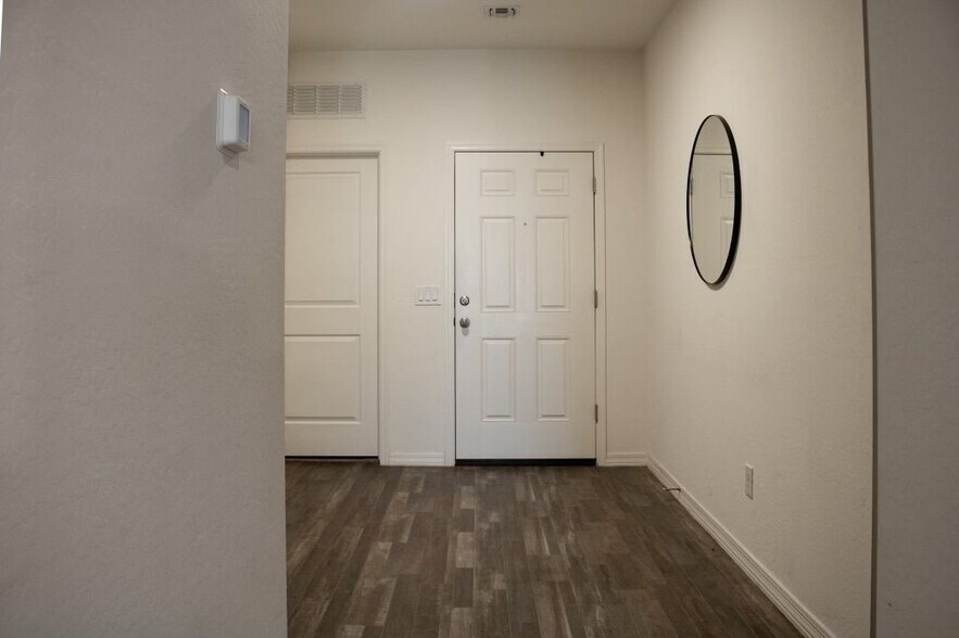 Building Photo - 4590 W Foldwing Dr