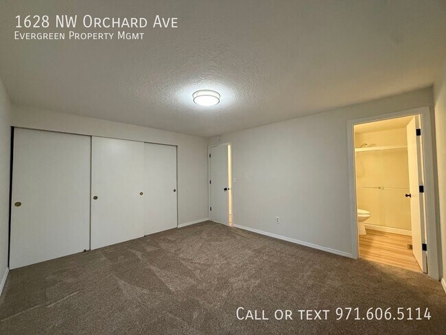 Building Photo - 1628 NW Orchard Ave
