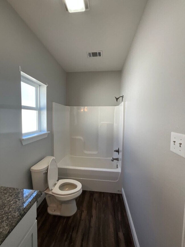 Building Photo - 210 Lacey Eden Ln