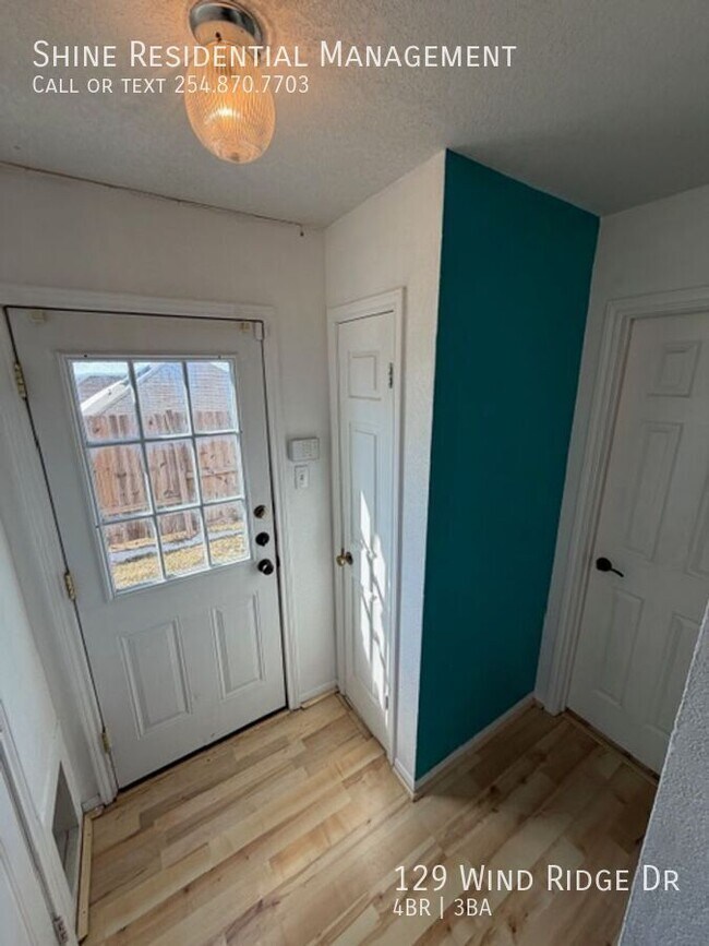 Building Photo - 129 Wind Ridge Dr