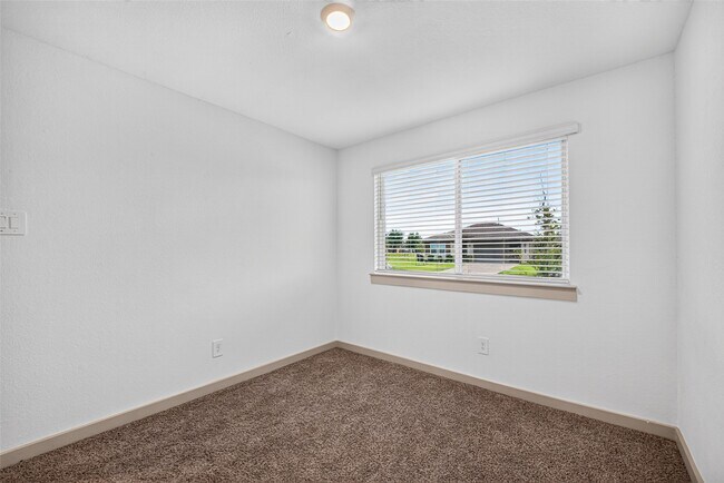 Building Photo - 711 Boer Plns Dr
