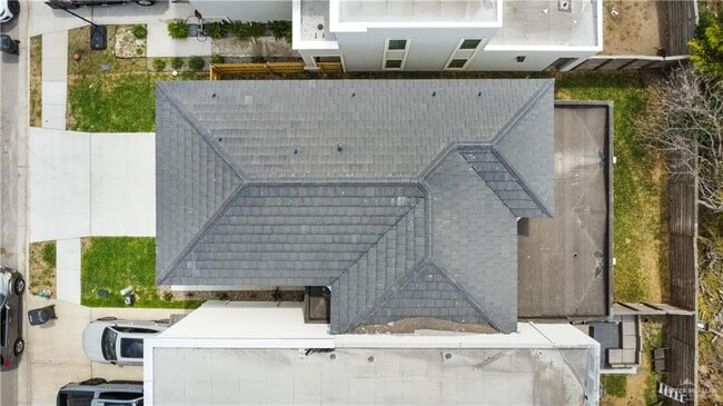 Building Photo - 16 May St