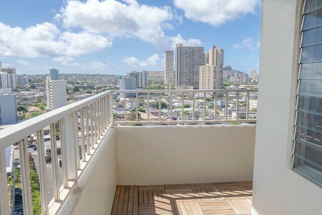 Building Photo - 796 Isenberg St