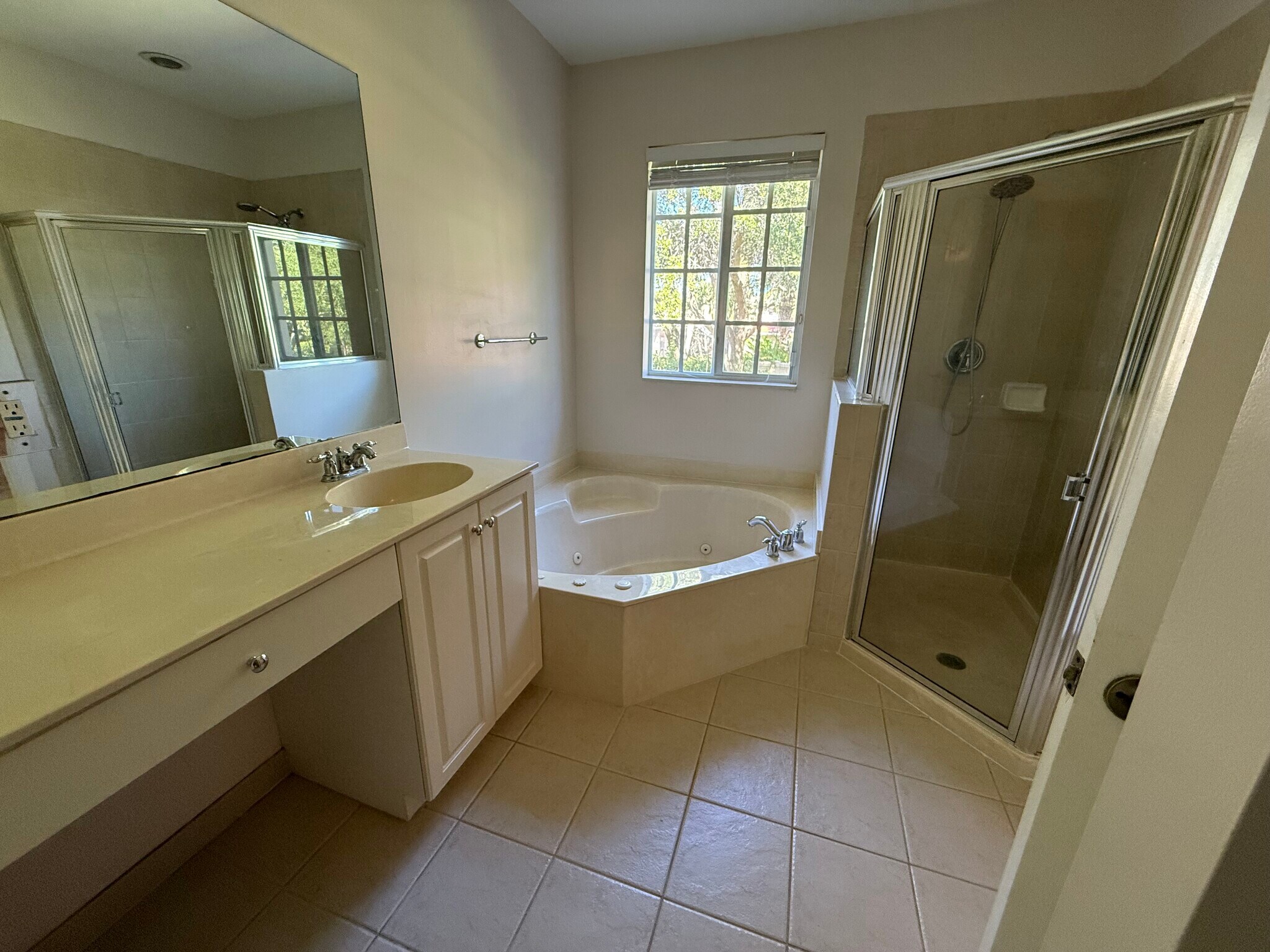 Building Photo - 7407 Briella Dr