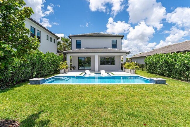 Building Photo - 4470 Gramercy Dr