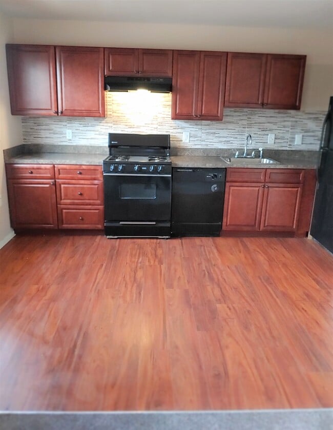 Building Photo - McMenamy Suites