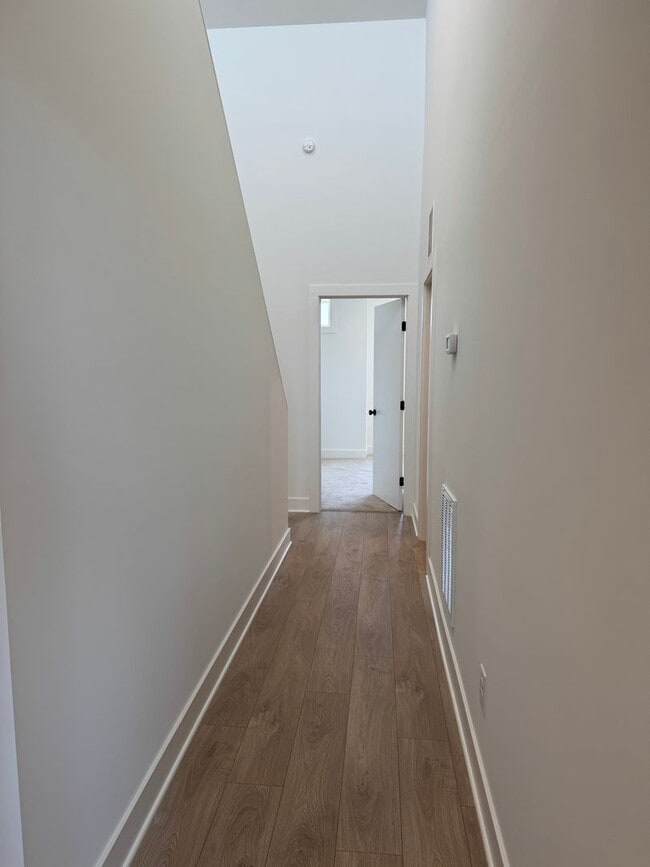 Building Photo - 1408 Sawyer Rd