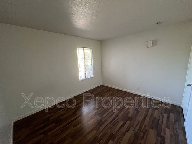 Building Photo - 5285 E Waverly Dr