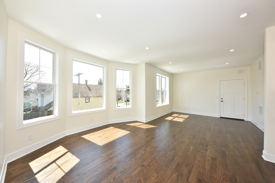 Living Space - South Side Windows - 104 E Prospect St