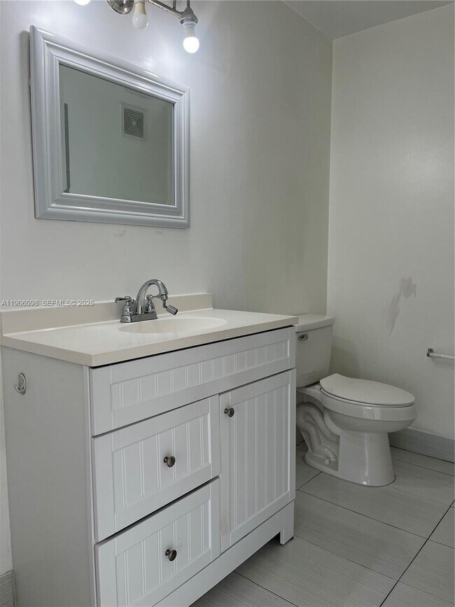 Building Photo - 2045 Pompeii Ct