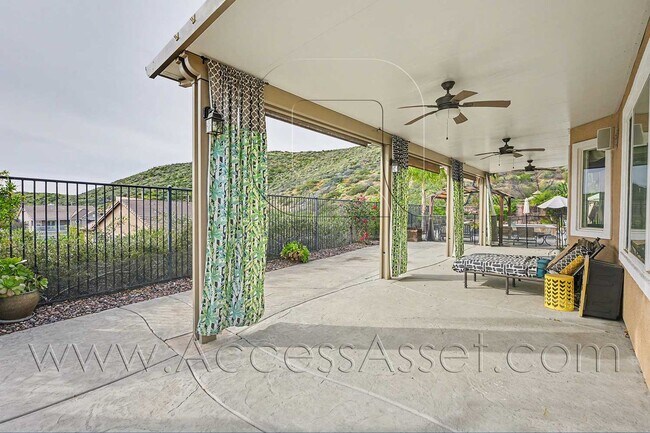 Building Photo - Stunning 5 Bed/3 Bath Home with Pool in Menifee!