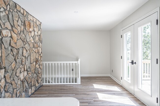 Building Photo - 980 Monticello Dr