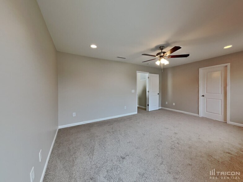 Building Photo - 4910 Red Poll Dr