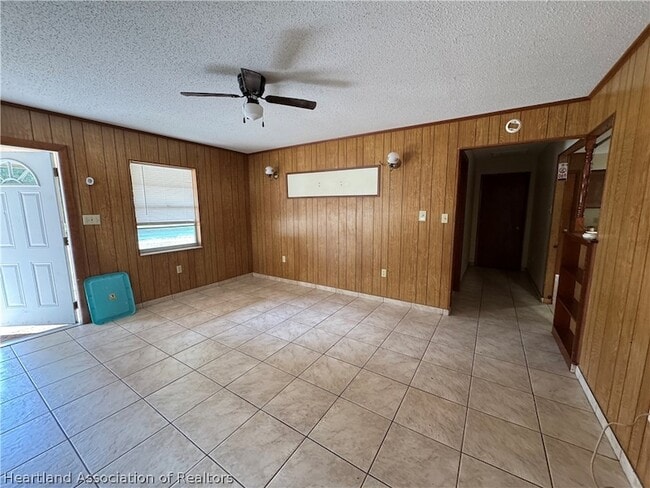 Building Photo - 307 N Lake Reedy Blvd