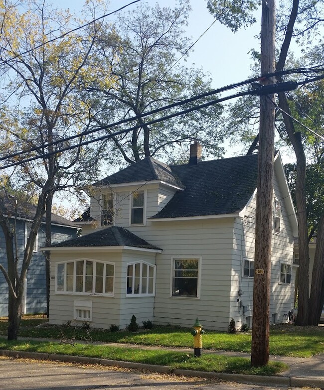 Front of house with porch entry - 1215 W Lovell St