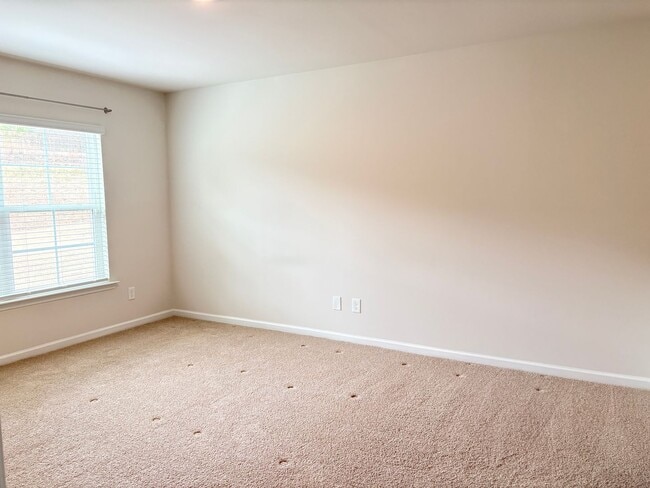 Building Photo - MOVE IN SPECIAL - 4 Bedroom, 2 Bathroom House in Trinity!