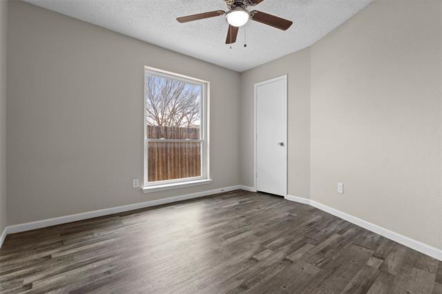 Building Photo - 2847 Red Oak Dr