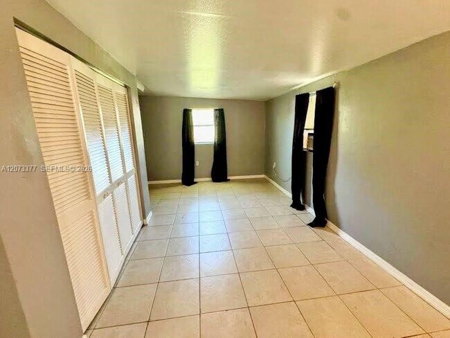 Building Photo - 2026 Schooner Dr
