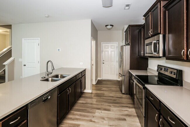 Building Photo - 10012 Portaferry Dr