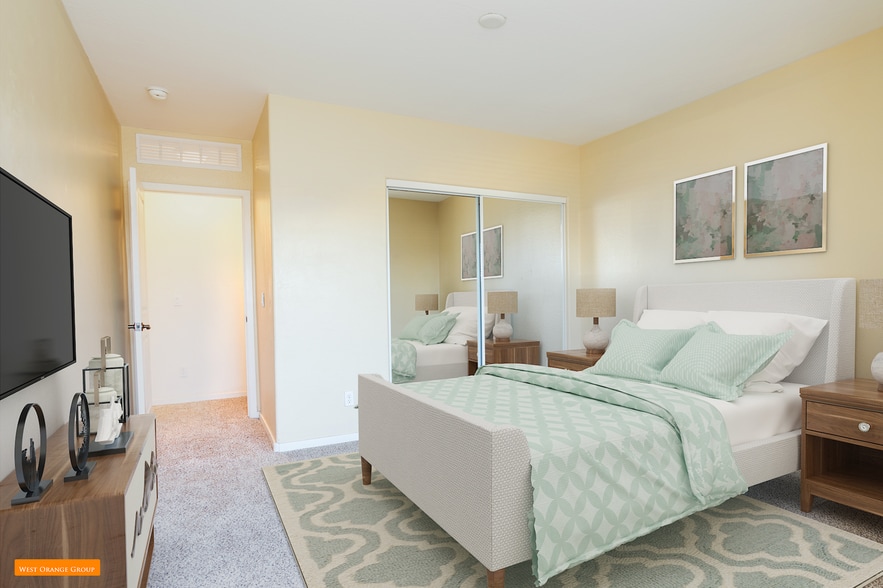 Bedroom 2 - 330 S Farmer Ave