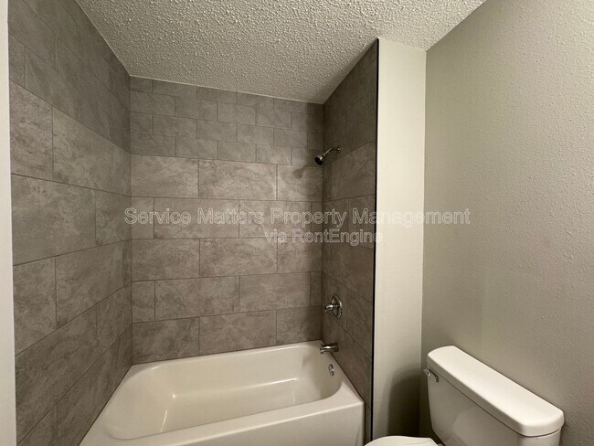 Building Photo - 485 N Fairfield Dr
