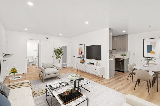 Interior Photo - 1522 S. St Andrews Pl