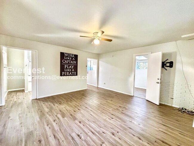 Building Photo - 6489 Rainbow Heights Rd