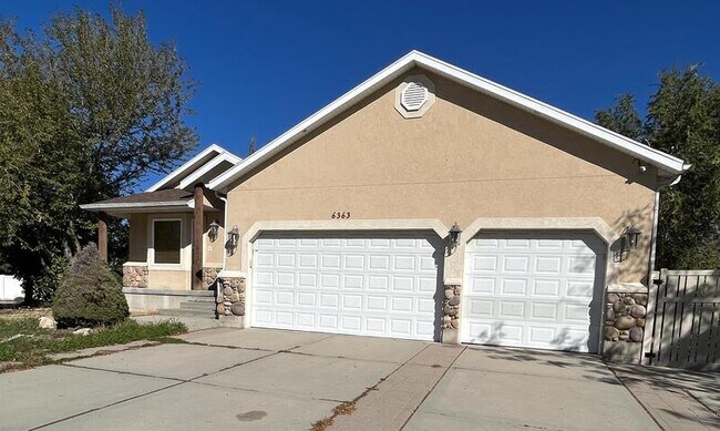 Building Photo - 6363 Murray Bluffs Dr