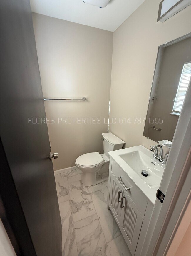 Building Photo - 6251 Faircrest Rd