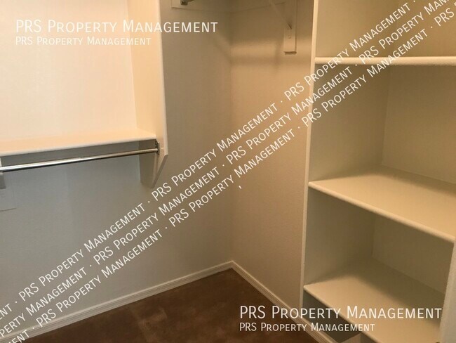 Building Photo - 4135 E Bellerive Dr