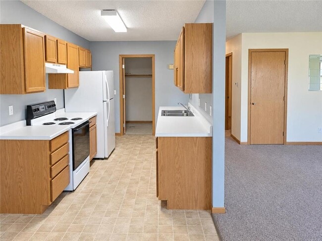 Building Photo - 1305 Bayberry Ave
