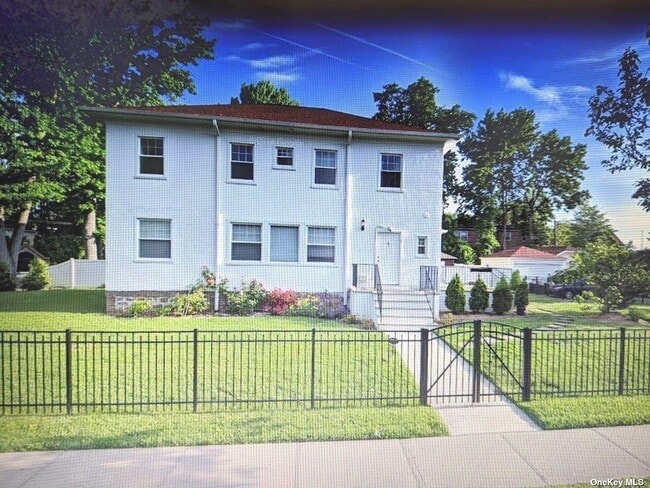 Primary Photo - 471 Webster Ave