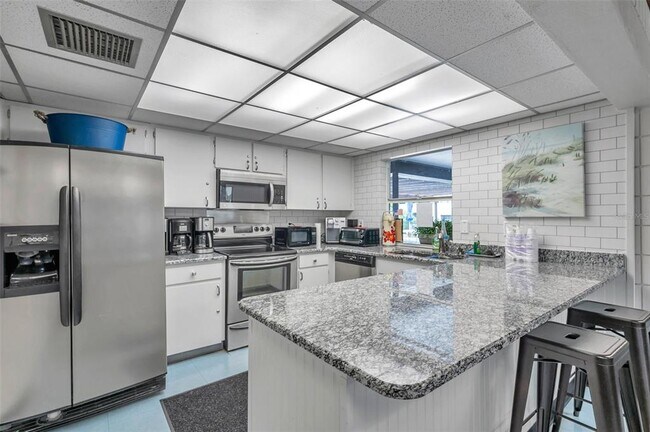 Building Photo - 2583 Countryside Blvd