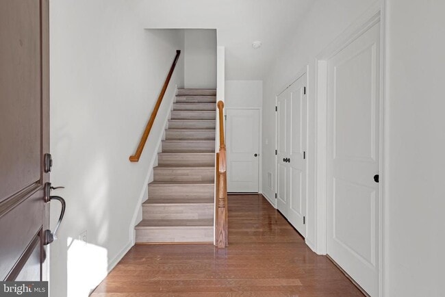 Building Photo - 22554 Cambridgeport Square