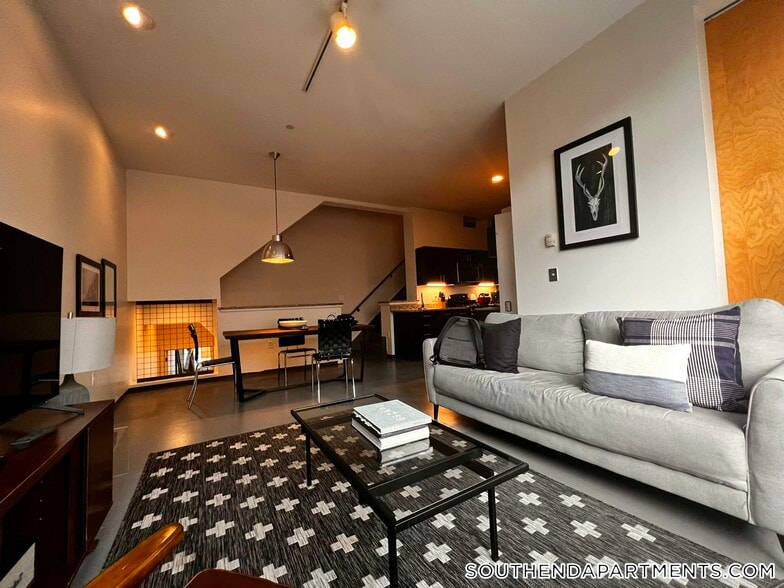 Building Photo - 160 E Berkeley St