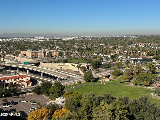 Building Photo - 200 W Portland St